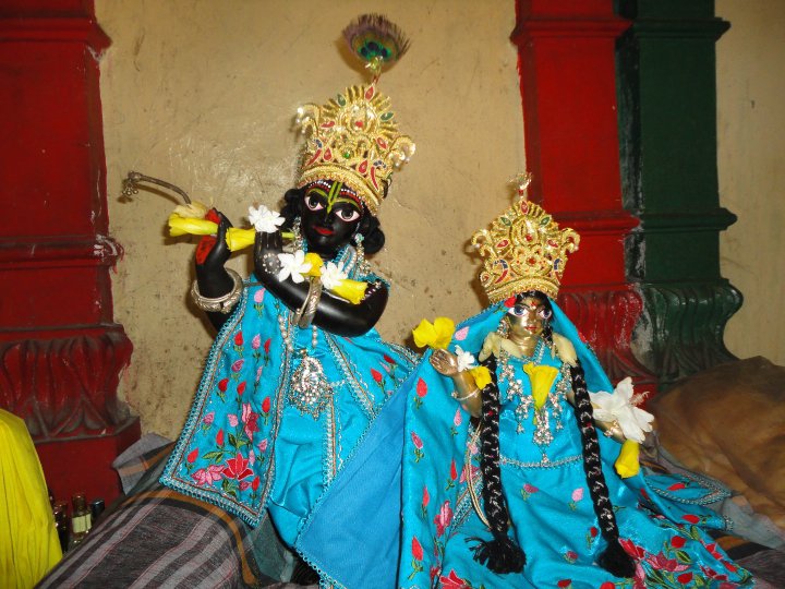 The history of the deities of Sri Sri Radha Madan Mohan.